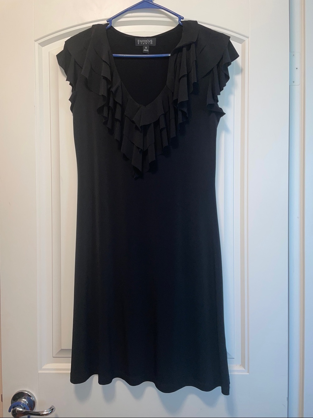 Enfocus Studio Black Ruffled V-Neck short women’s dress Size 6